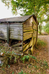 Alter Schuppen am Weg 