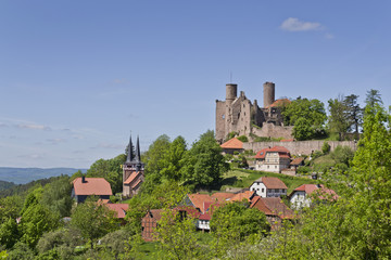 Blick auf Burg Hanstein und Rimbach
