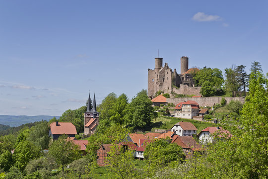 Blick auf Burg Hanstein und Rimbach