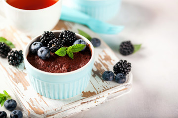 Fototapeta na wymiar Chocolate mug cupcake