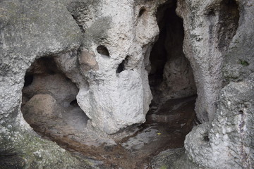 Fototapeta na wymiar Interior de gruta artificial 