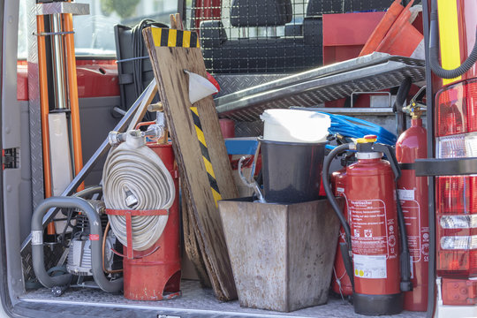 Feuerwehrzubehör Bilder – Durchsuchen 52 Archivfotos, Vektorgrafiken und  Videos | Adobe Stock