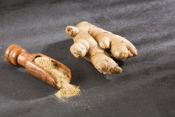 Ginger root and ginger powder - Zingiber officinale