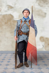 French soldier, 1914 1918 with tricolour flag