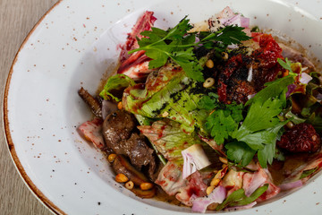 Salad with chicken liver