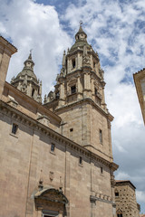 Torres de la iglesia de la Clerecia en Salamanca,  España 