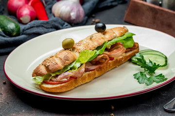 sandwich baguette with bacon