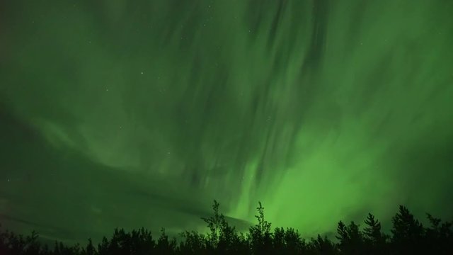Realistic real time (4X speed) aurora borealis (northern lights) in Whitehorse, Canada, at 02:27 on September 11, 2018 with 20mm wide-angle lenz