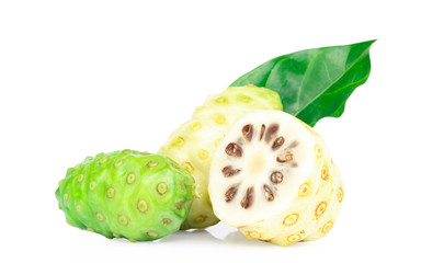 Obraz na płótnie Canvas Noni or Morinda Citrifolia fruits slice with leaf isolated on white background