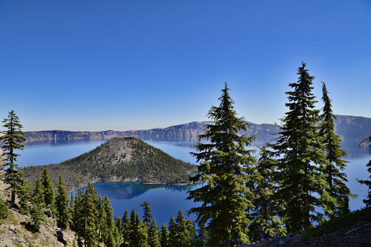 Crate Lake Oregon - The Wizard Island