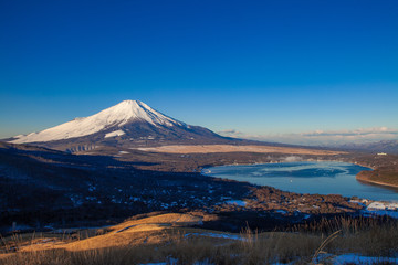 Fototapeta premium 山中湖パノラマ台からの富士山