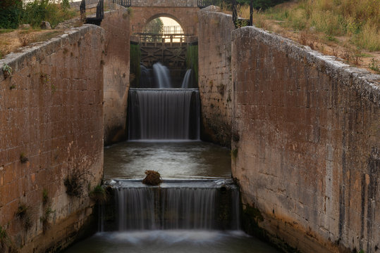 Locks of Canal de Castilla in Calahorra de Ribas, Palencia province, Spain