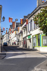 Fototapeta premium Azay le Rideau. Rue en centre ville. Indre et Loire. Centre Val de Loire
