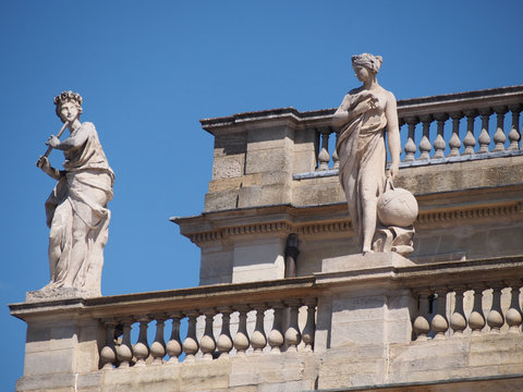 Statues du Grand-Th&eacute;&acirc;tre de Bordeaux