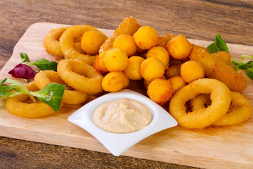 Onion rings and potato balls