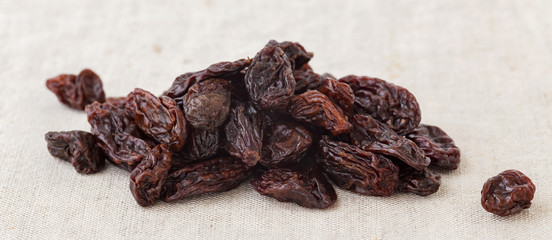 Dried raisins closeup