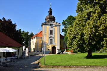 Castle and park Ctenice