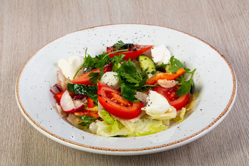 Salad with mozzarella