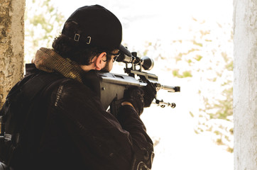 Sniper aim out of building