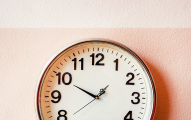 analog wall clock