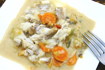 poisson blanc,aux carottes et à la sauce