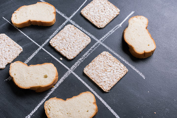 Noughts and Crosses Between Useful Circle Square