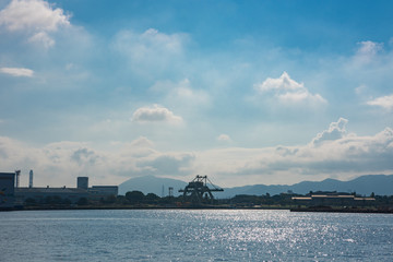 洞海湾を望む北九州工業地帯