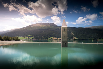 Versunkene Kirche im Reschensee