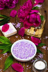 Obraz na płótnie Canvas Purple Peony Salt for Spa and Aromatherapy. Selective focus.