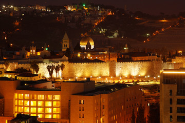 Fototapeta na wymiar Jerusalem Old City and Mount of Olives at Night