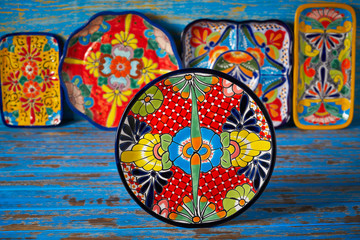 Mexican pottery Talavera style of Mexico