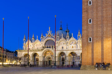 Fototapeta na wymiar Beautiful Basilica di San Marco at sant Mark square at night in Venice, Italy