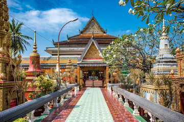 Naklejka premium Wat Preah Prom Rath piękny widok świątyni w Siem Reap w Kambodży