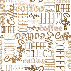 Nahtloses Muster von Kaffeewörtern. Dunkle helle Inschriften auf weißem Hintergrund. Kaffeefarben Chaotisch verstreute Wörter verschiedener Schriftarten