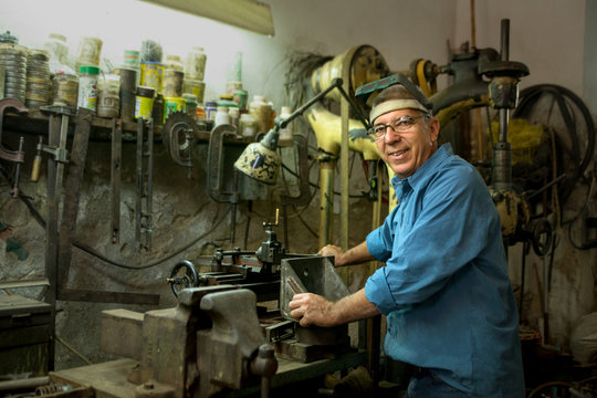 Portrait of a Cuban mechanic