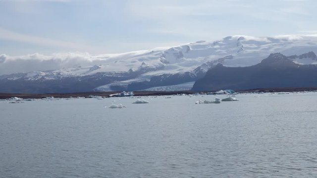 J&ouml;kuls&aacute;rl&oacute;n Geltscherlagune Island -Eisberg
