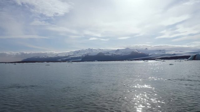 J&ouml;kuls&aacute;rl&oacute;n Geltscherlagune Island -Eisberg