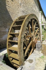 Obraz premium Wasserrad in der Abtei Fontenay, Burgund