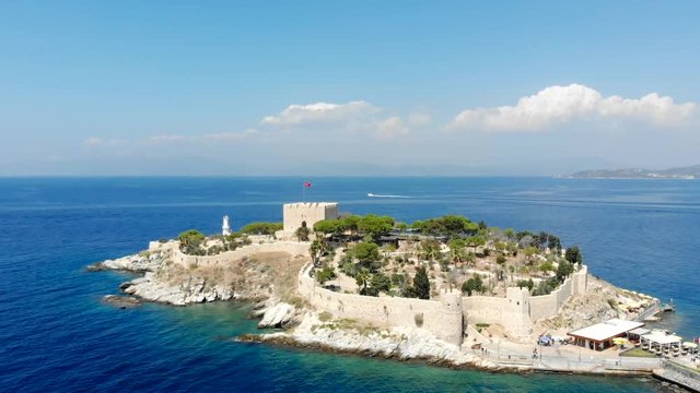 Pigeon Island, with its gleaming image, really deserves to be symbol of Kusadasi. The eye-catching view of the island, uniting with the panoramic colors of sunset attract every visitors.