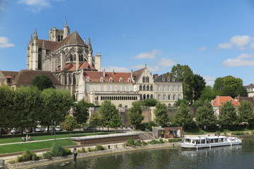Blick auf Auxerre an der Yonne, Burgund