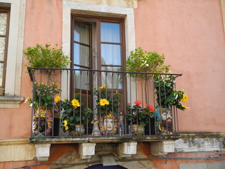 Fototapeta na wymiar Balkon in Taormina