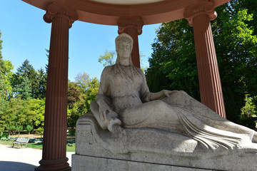 Skulptur der griechischen Göttin Hygieia am Elisabethenbrunnen Bad Homburg v. d. Höhe 