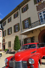 Oldtimer vor Schloss Bad Homburg