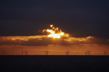 Offshore Windpark Sonnenuntergang