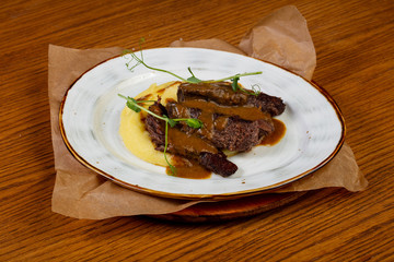Roasted beef with gravy