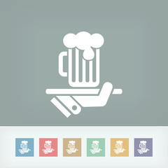 Waiter serving beer icon