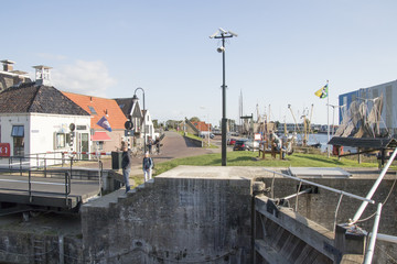 Fototapeta na wymiar lock in the centre of Makkum