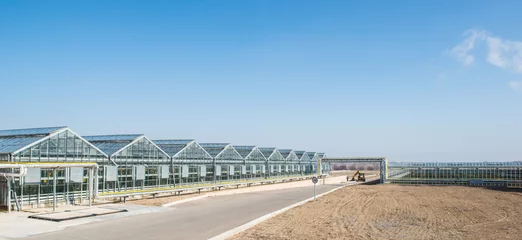 Photo sur Plexiglas Bâtiment industriel panorama et aspect de la serre dans la journée. façade et verrière de la serre