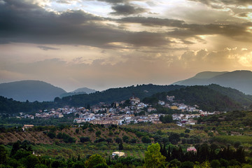 Fototapeta na wymiar View On Serra de Tramuntana with the viallage Caimari in the foreground.