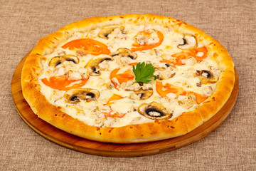 Pizza with mushroom and tomato